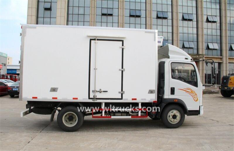 Sinotruk Haoman 13ft cooling box truck