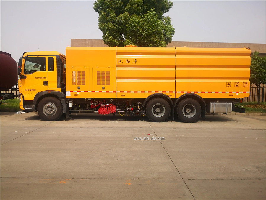 Sinotruk Howo 22cbm road washing sweeping truck