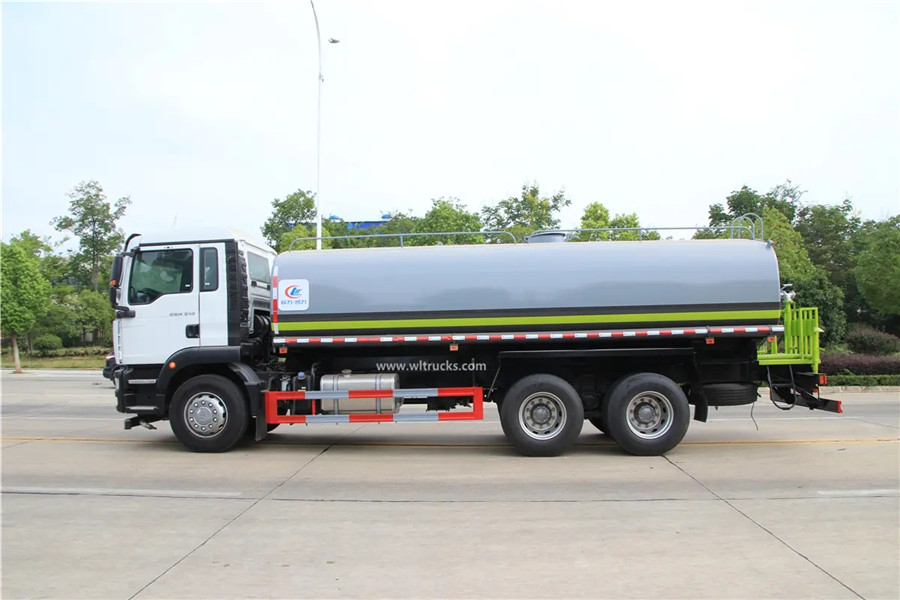 Sinotruk SITRAK 20000 liters water supply tanker