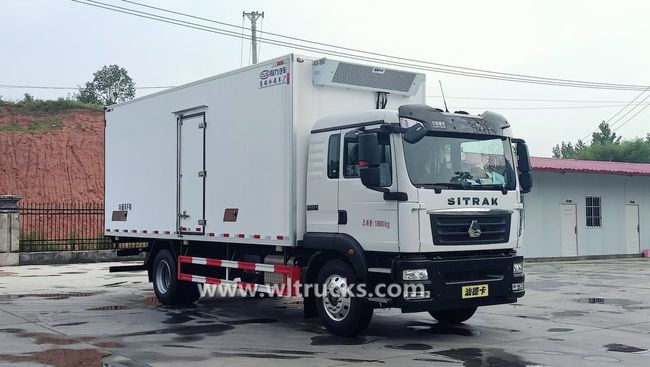 Sinotruk SITRAK 45m3 reefer box truck