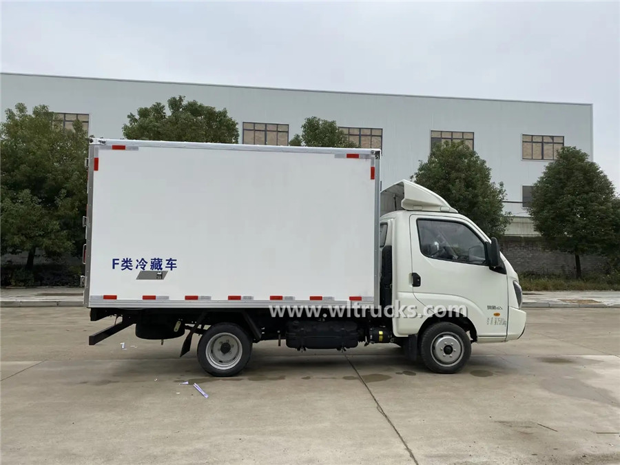 WAW 6 tyre gasoline refrigeration van truck