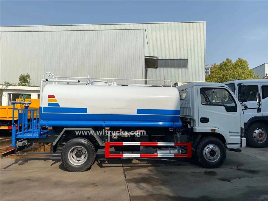 Yuejin 5000L water delivery truck