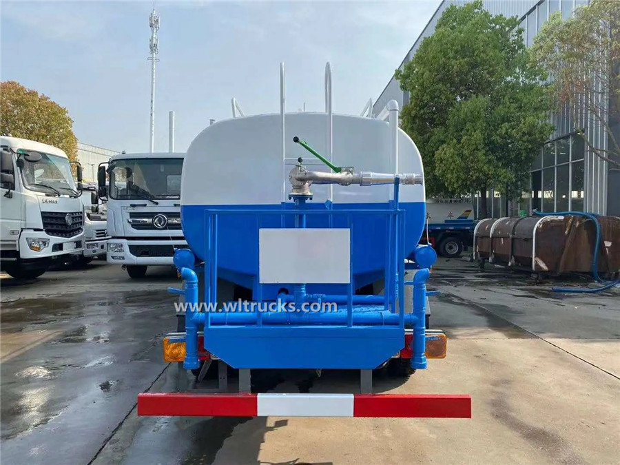 Yuejin 5cbm water spray truck