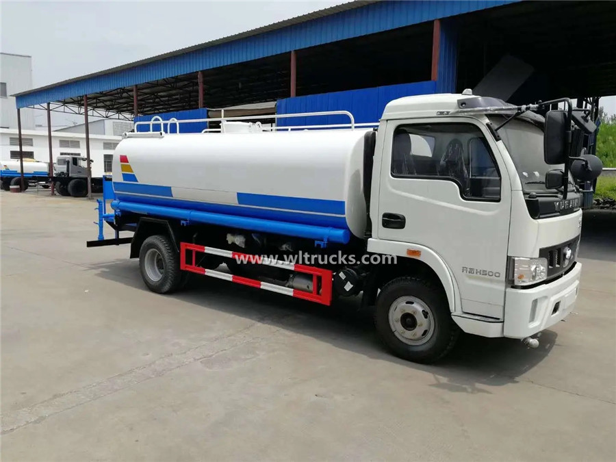 Yuejin 8cbm water spray truck