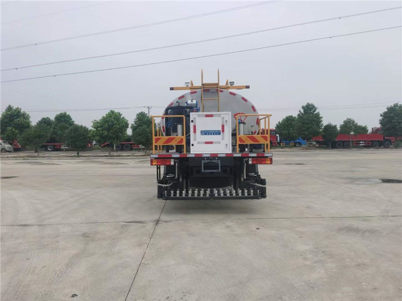 6 wheeler Shacman Asphalt sprayer truck