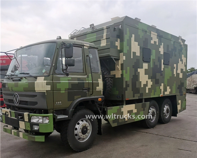 6WD Dongfeng mobile food truck