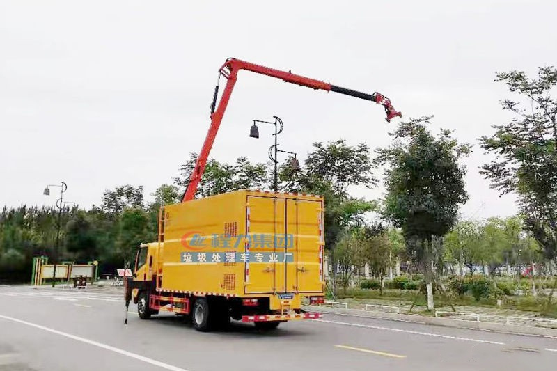 Branch pruning shredder