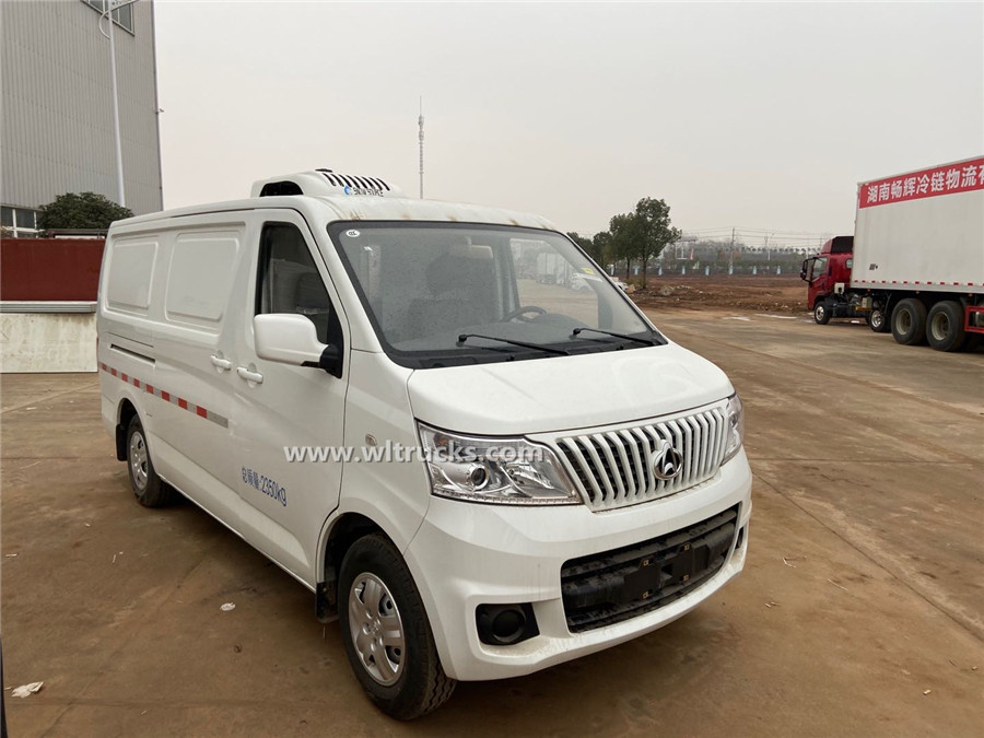 Changan Minivan 1000kg vaccine refrigerator vehicle