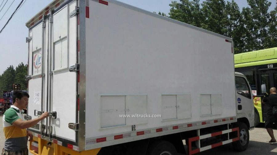 Dongfeng 3 ton Chick conveyance truck
