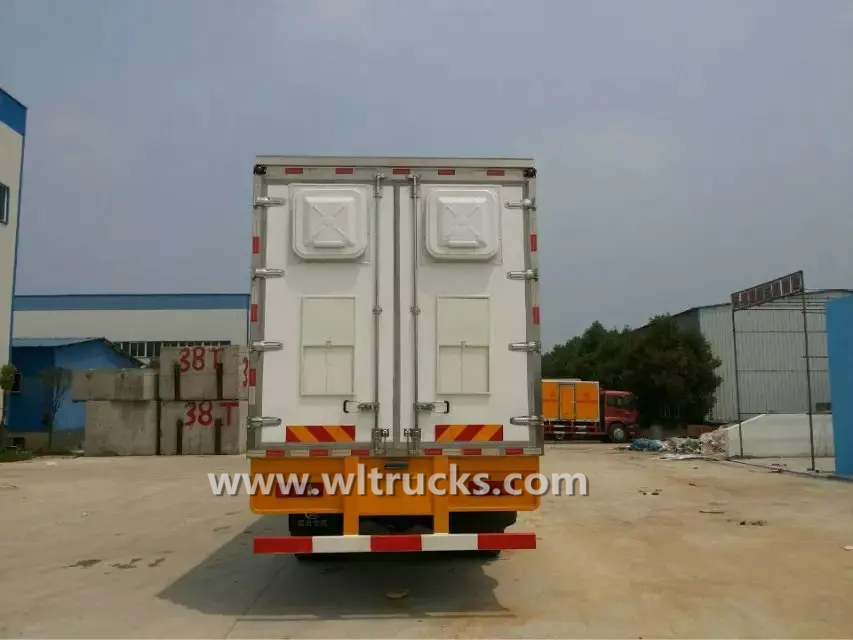 Dongfeng Kinrun 8t live chick transport vehicle