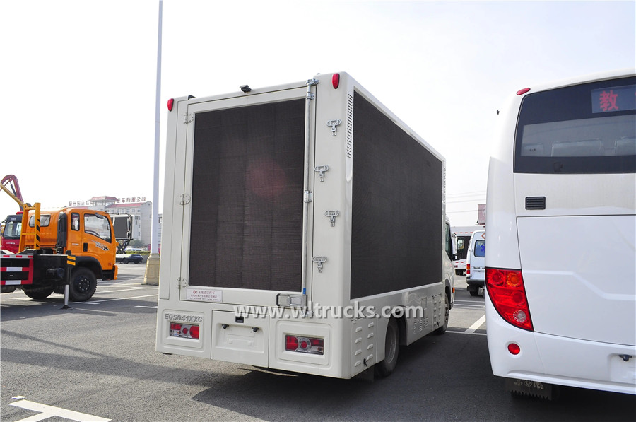 Dongfeng Nissan 6.8㎡ mobile led truck