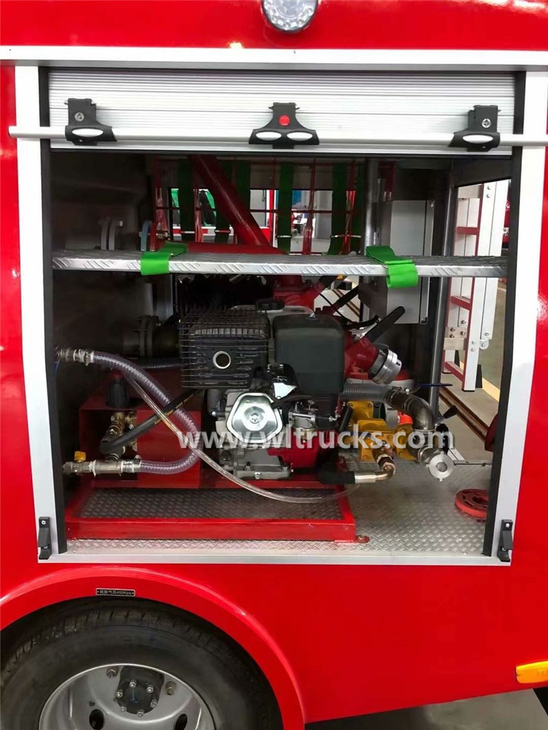 Dongfeng small fire fighting water truck