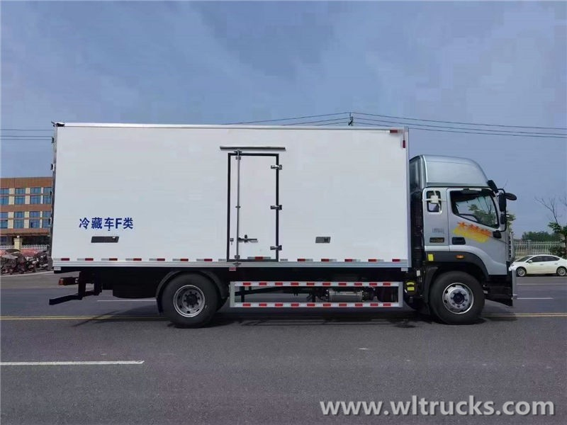FOTON 6.6 meters meat transport refrigerated truck