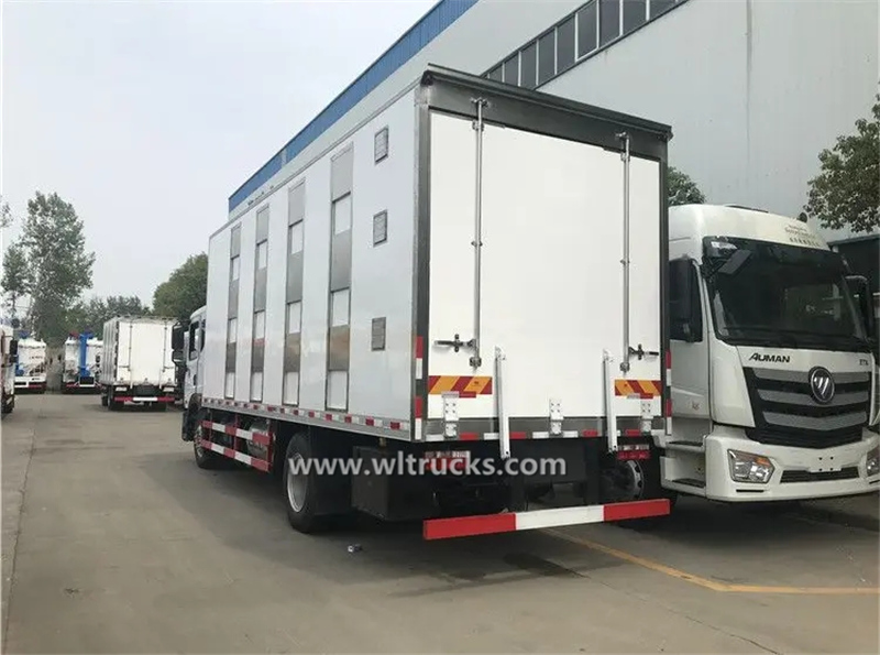 Foton Aumark 23m3 chick transport vehicle