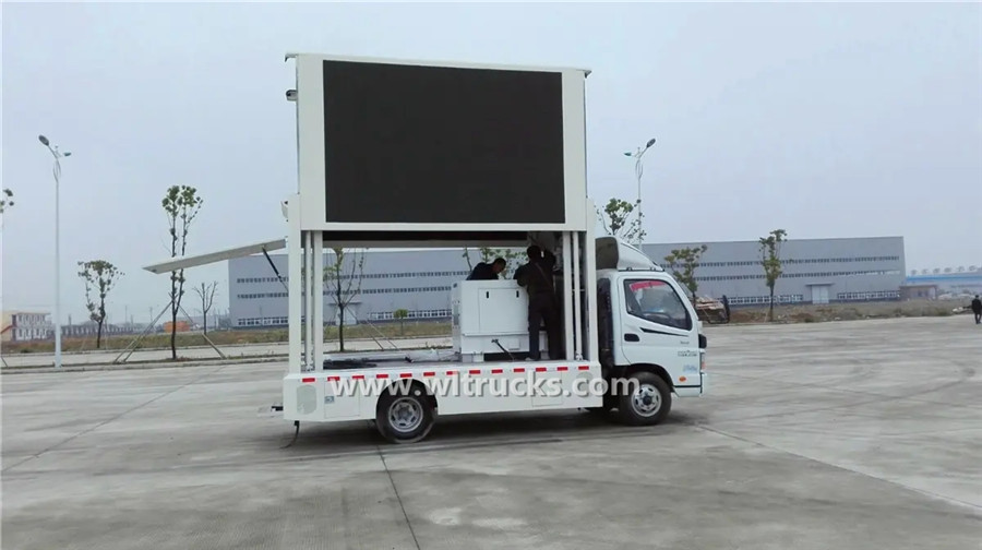 Foton Aumark truck mobile advertising led display