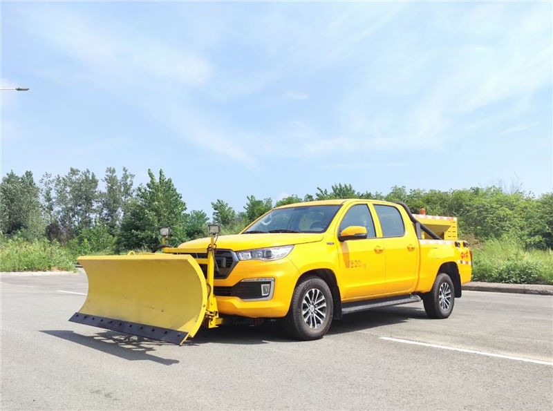 Foton pickup snow removal vehicles