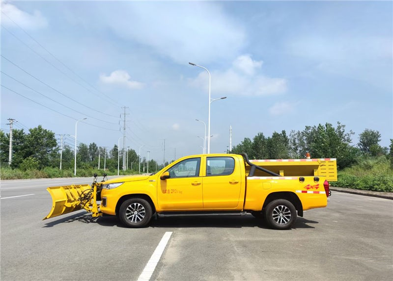 Foton small pickup snow plow truck