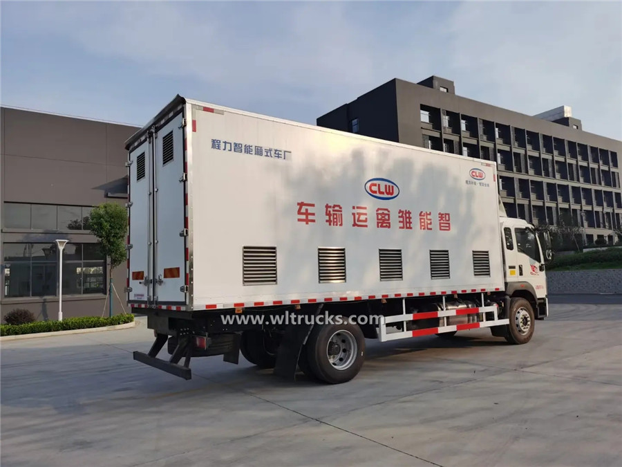 HOWO 6.6m Chick transportation truck