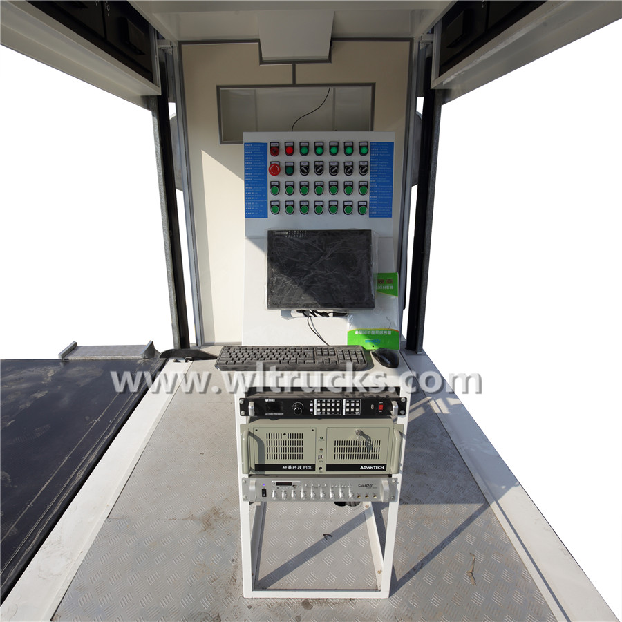 Isuzu ELF 700P 12㎡ led screen box truck