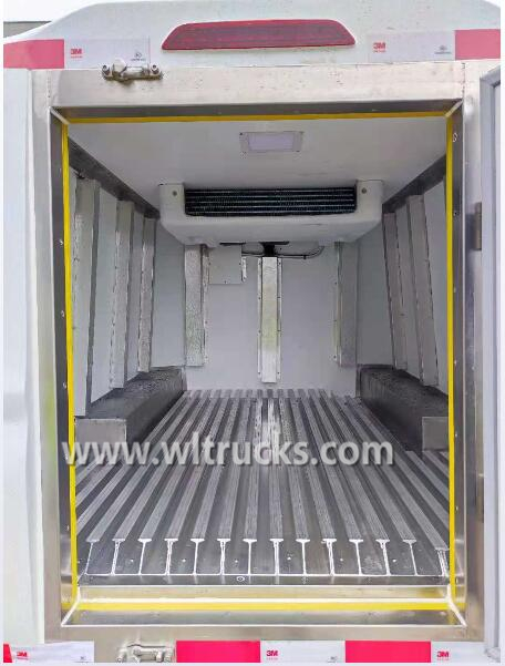 SAIC Maxus Pickup refrigerated vaccine truck