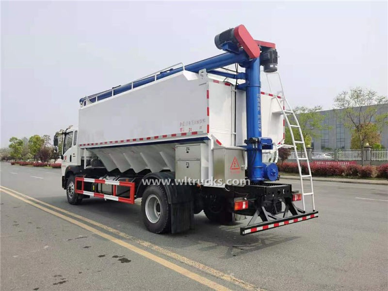 Sinotruk Howo 10t hydraulic feed truck