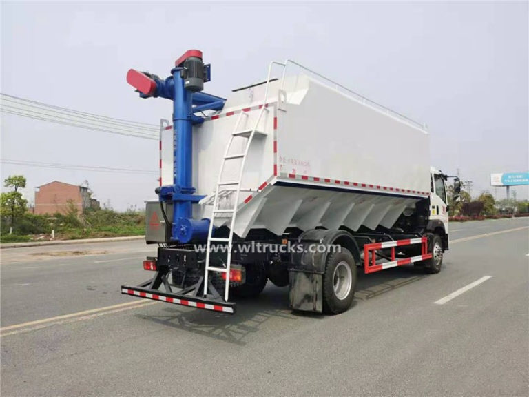 Sinotruk Howo G5X bulk feed transport truck