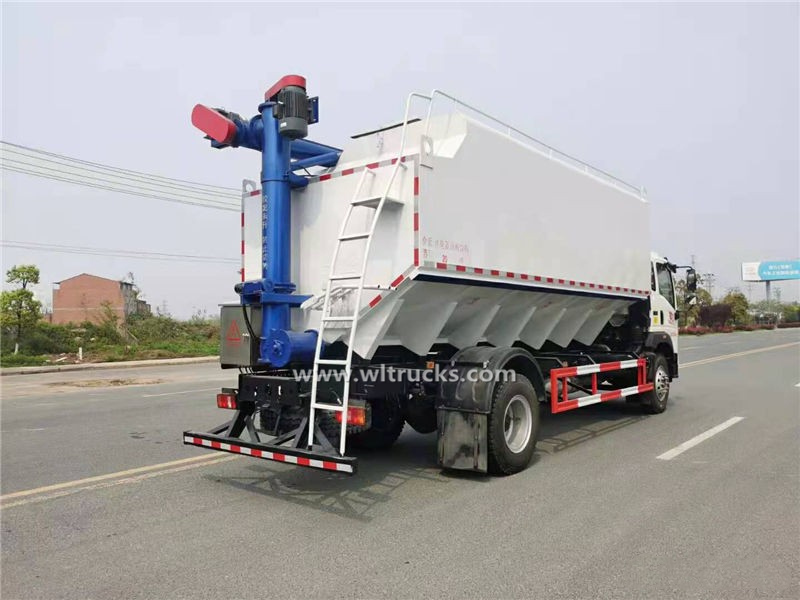Sinotruk Howo 22 cubic meters feed tank truck