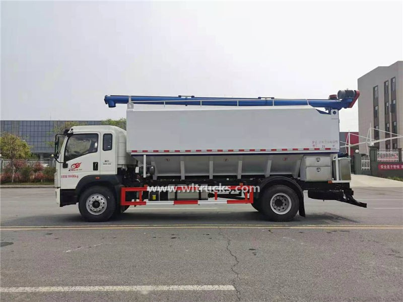 Sinotruk Howo 22cbm animal feed truck