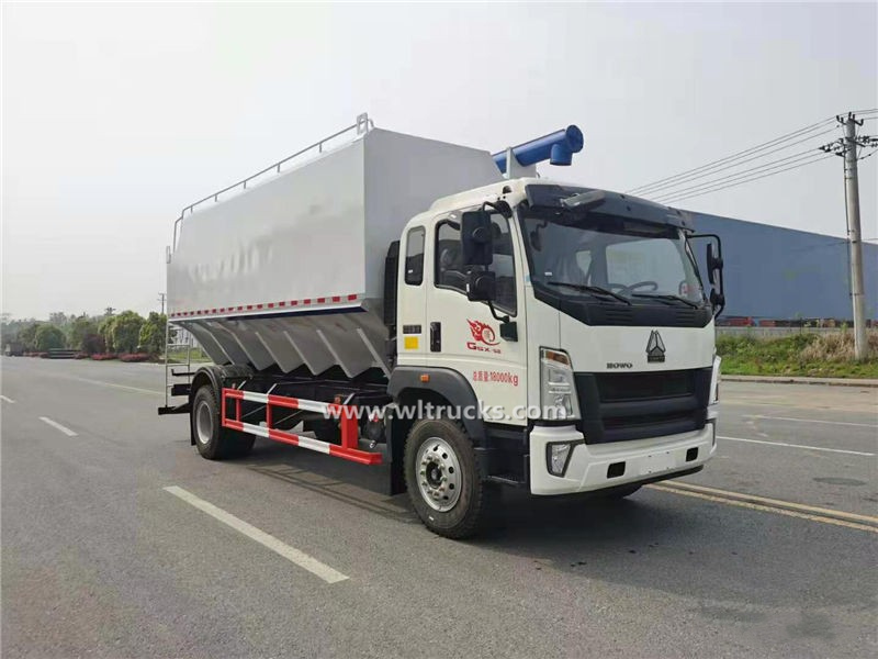 Sinotruk Howo G5X bulk feed transport truck