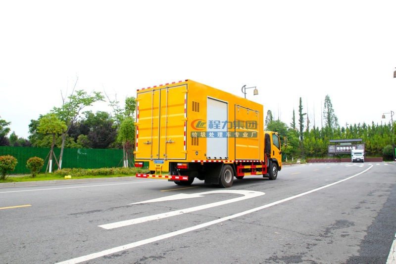 garden tree cutting and shredding vehicle