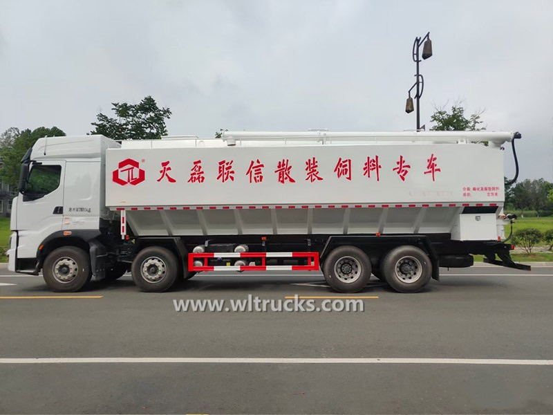 DFLZ 42 cubic meters bulk animal feed transport truck