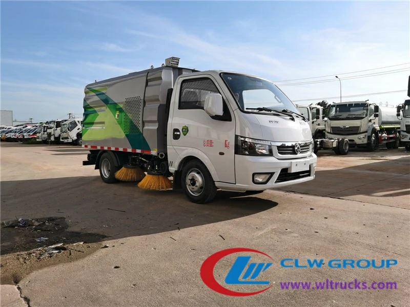 Dongfeng 2.5m3 small road sweeper