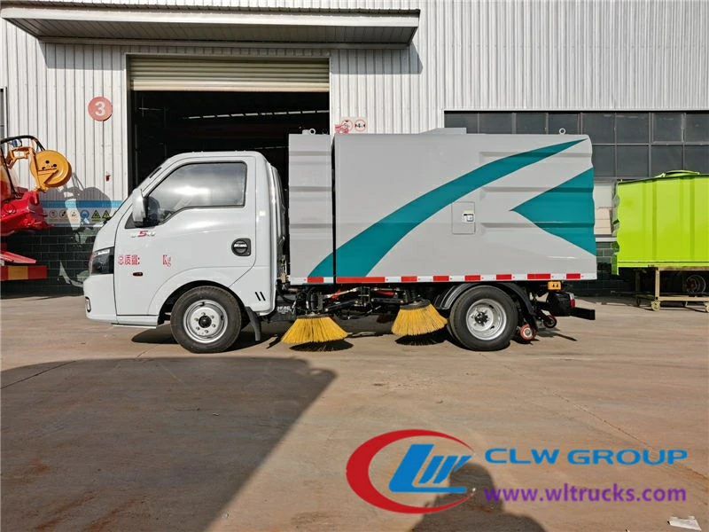 Dongfeng clean sweeper truck