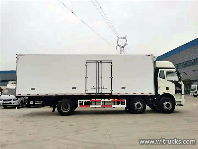 FAW 20 tonne refrigerated vehicle