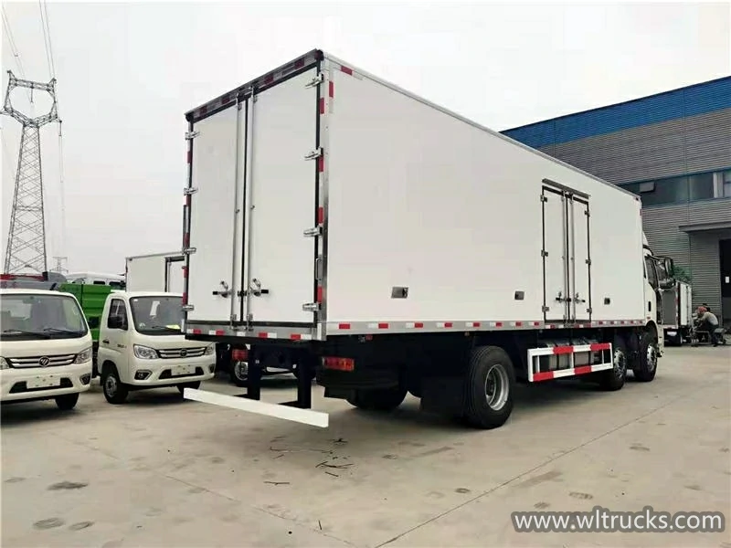 FAW 28ft frigo truck