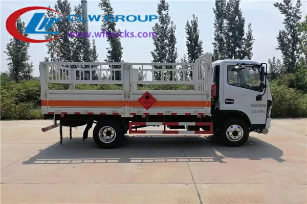 Dongfeng 4m cylinder transport vehicle