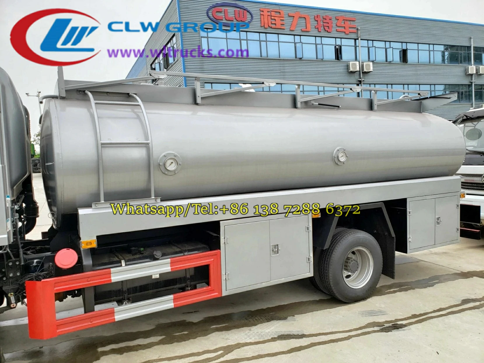 Sinotruk Howo 6000L fuel tanker truck