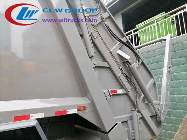 Sinotruk Howo 18m3 compactor refuse truck