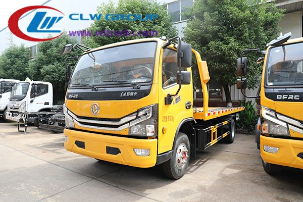 ongfeng Duolika D6 one-to-two wrecker truck