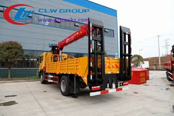 Dongfeng 8 ton flatbed truck mounted crane
