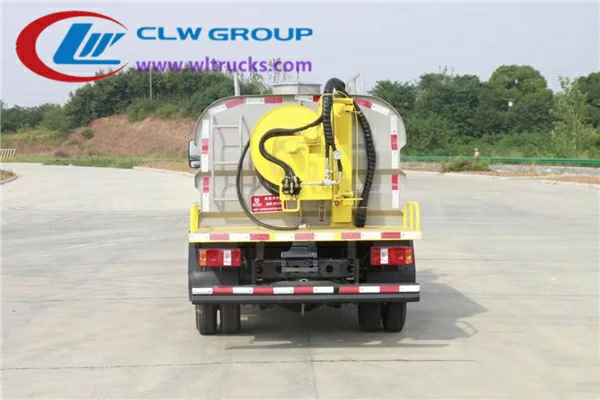 Kama 2 ton road washing truck