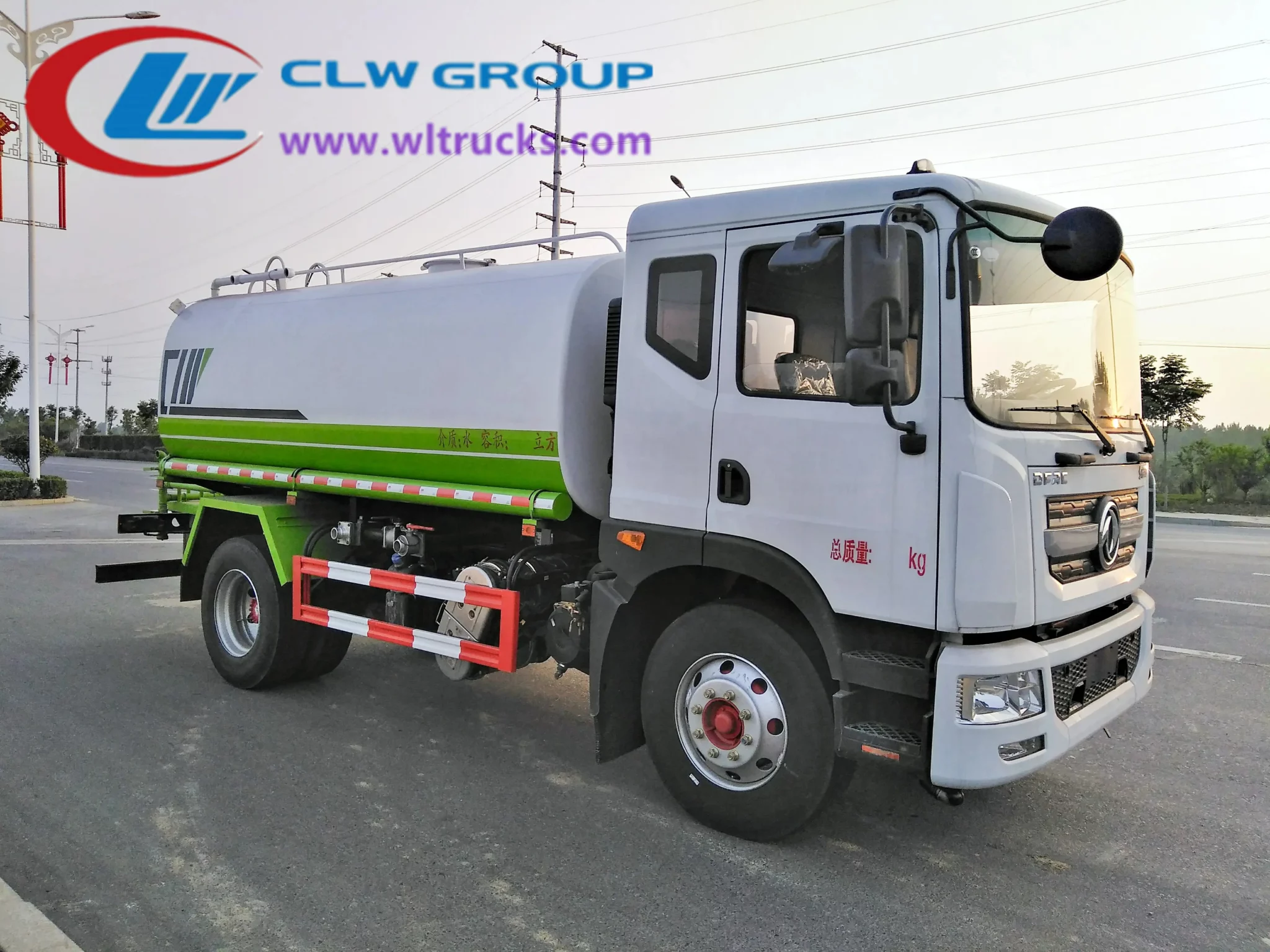 Dongfeng D9 14 ton water tank truck