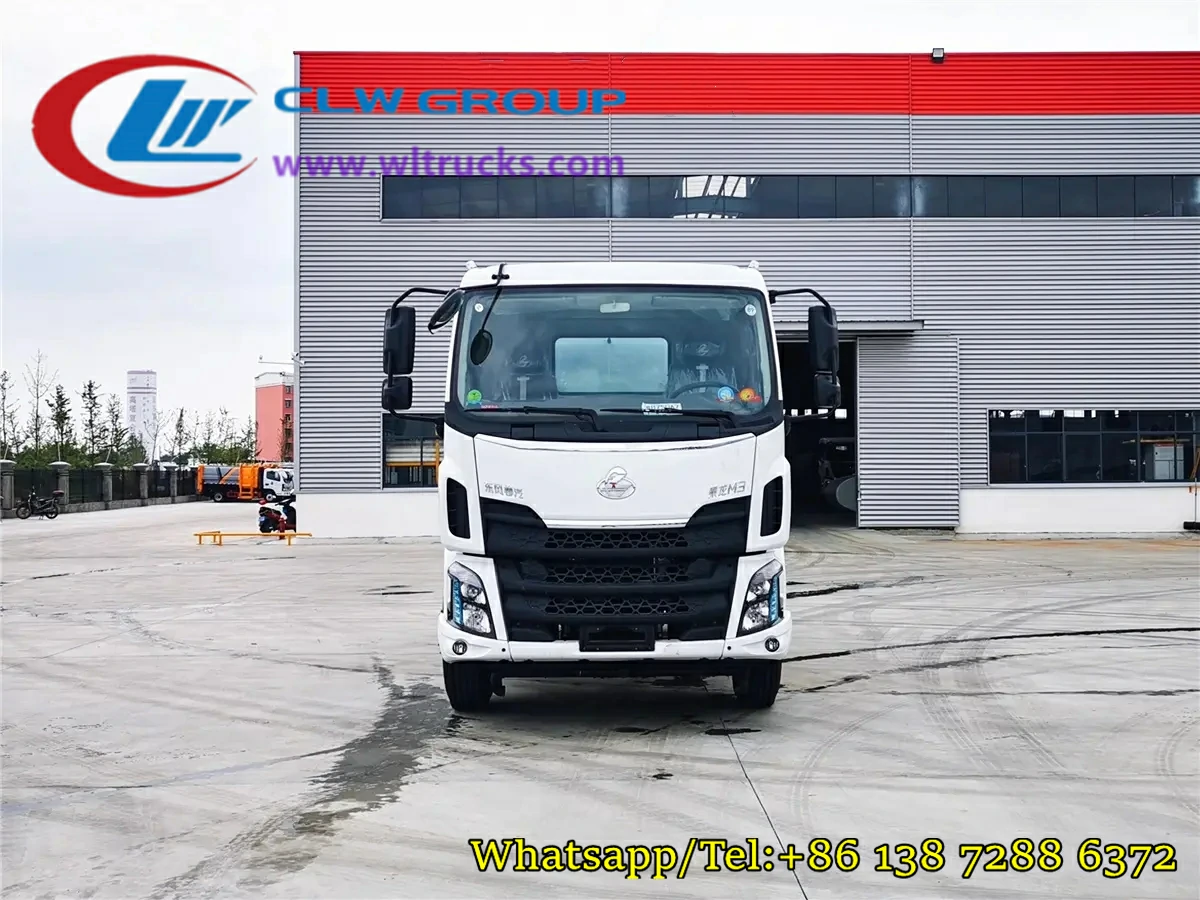 Liuqi Chenglong M3 16 ton drinking water truck